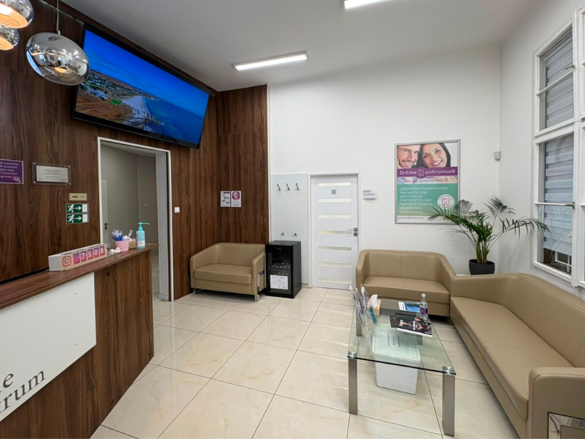 Smile Centrum Vinohrady komfortní čekárna